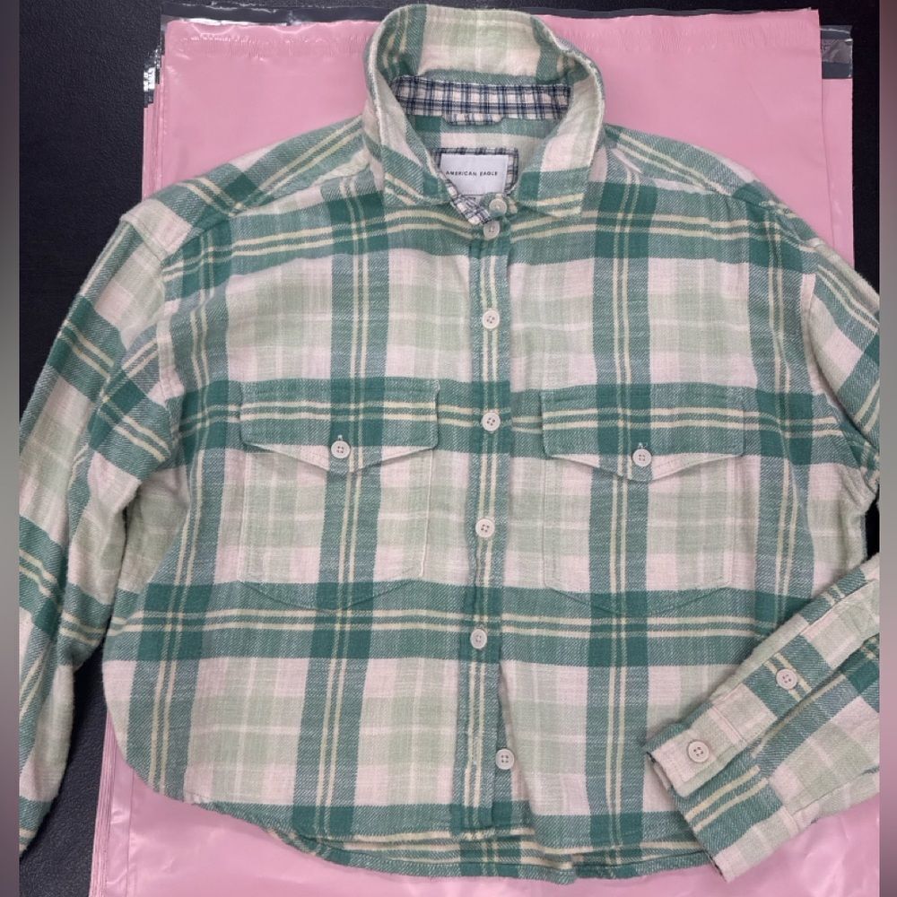 American Eagle Plaid Flannel Button Down Shirt Women’s Small Petite Green Cream